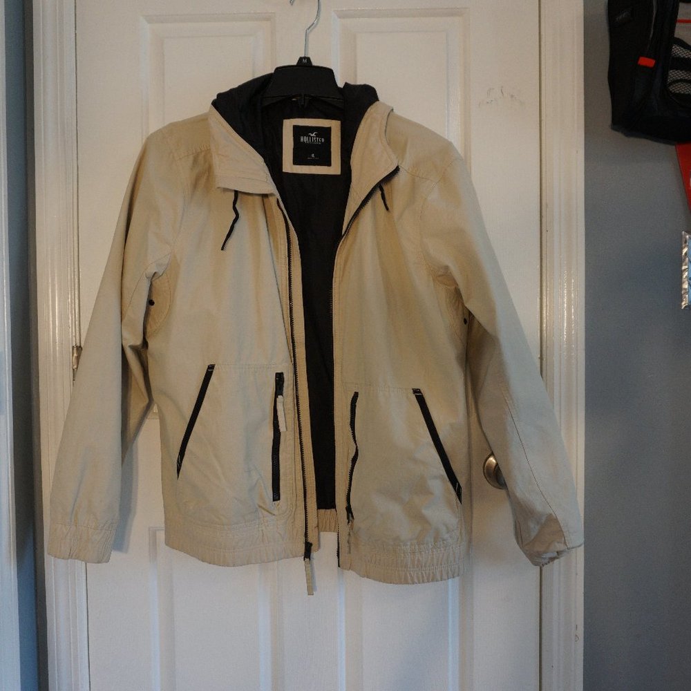 🍂 SALE🍂 before sending to Goodwill.  Hollister jacket- son wore one time.